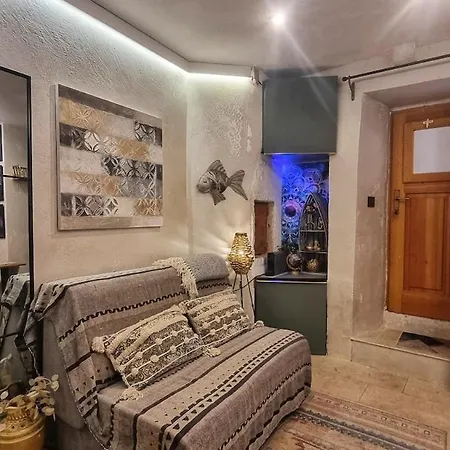 شقة Old Town Philosopher's Abode *